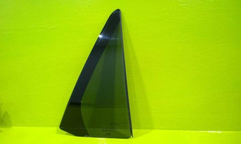 04 05 06 07 VUE PASSENGER RIGHT REAR VENT GLASS OEM 3012-42