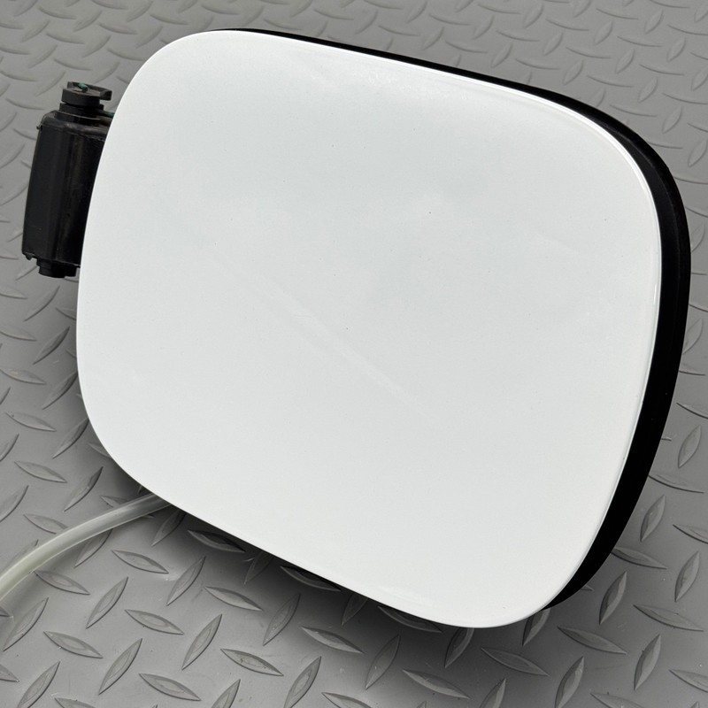 ✅ 19-26 RAM 1500 FUEL FILLER DOOR HOUSING ASSEMBLY GAS LID WHITE PW7 5th Gen OEM
