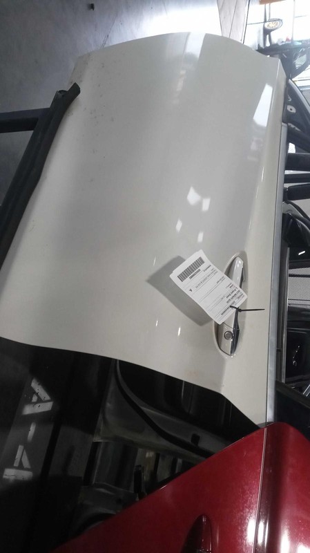 2017 INFINITI QX30 Left Front Door White 658280 71K Miles OEM Used