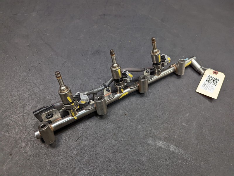 Left Fuel Injection Rail 3.0L 2018 Infiniti Q50 17522-5CA0A 2016 2017 2019- 2022
