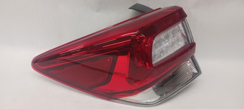 18-'19 SUBARU XV CROSSTREK Left driver outer Taillight OEM Grade A!