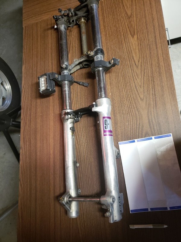 G HONDA MAGNA VF 1100 V65 1985 OEMFRONT FORKTWO (STRAIGHT)