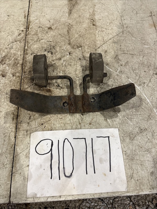 2000-2003 Dodge Durango EXHAUST PIPEHANGER RearOEM