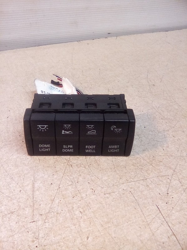 Freightliner Cascadia A06-90732-000 Sleeper Switch Panel