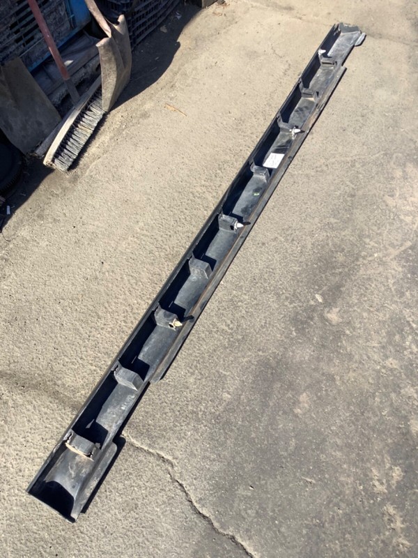 99-04 Honda Odyssey Left Garnish Assy Sill Rocker Molding 71850-S0X-A00 OEM