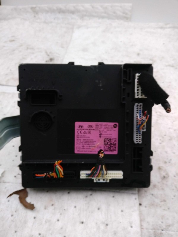2023 Hyundai Elantra Body Control Module OEM 95400AA840 55k Miles White