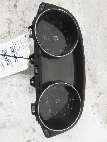 2016-2019 Volkswagen Passat Speedometer Cluster MPH ID 561920971