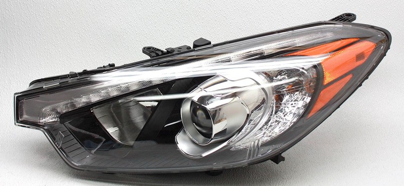 OEM Left Driver Side HID Headlamp For Kia Forte, Forte5, Forte Koup Tab Missing