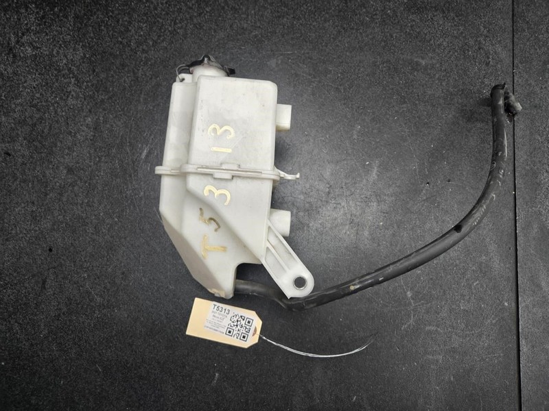 Radiator Coolant Reservoir 2021 Toyota RAV4 16470-F0020 2019 2020 2022 - 2025