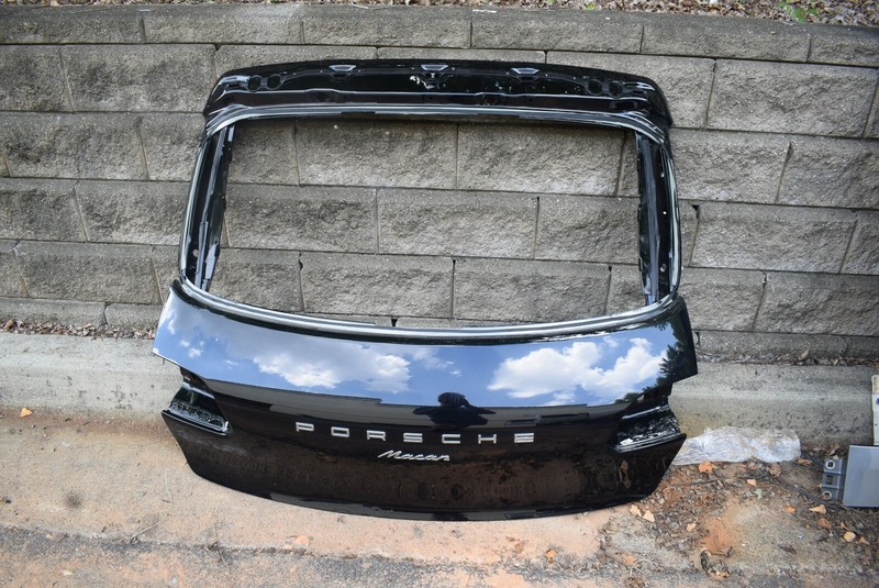 2015-2016 PORSCHE MACAN REAR TAILGATE LID FACTORY OEM