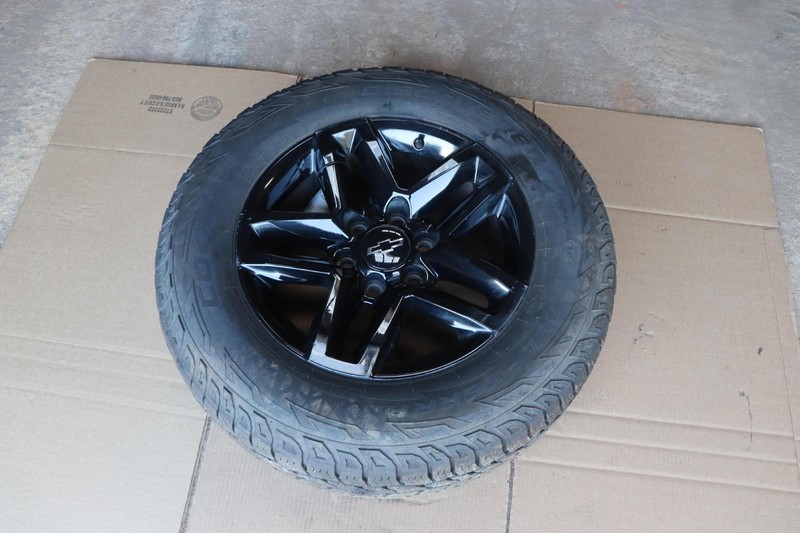 2014-2018 CHEVY SILVERADO 1500 WHEEL RIM TIRE COOPER 265/65 R18 18X8.5 ET26 OEM