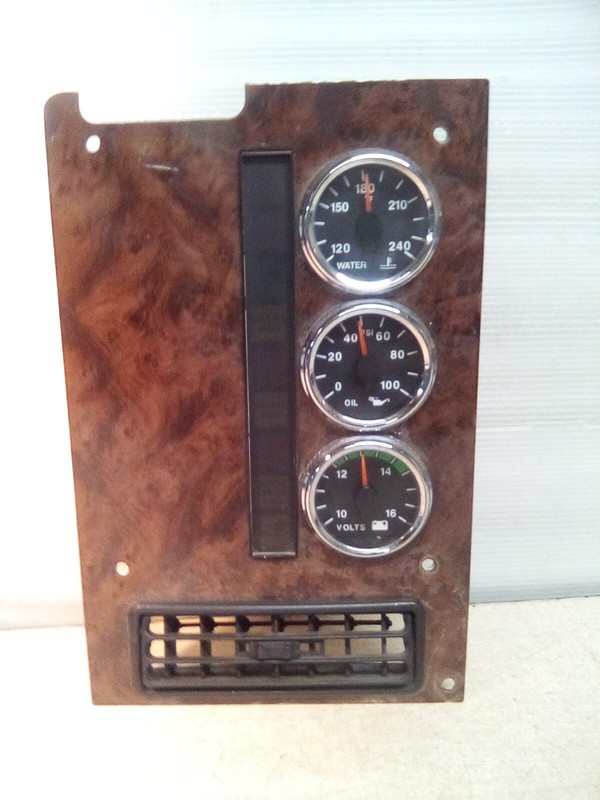 International 9200 Gauge Cluster Panel 3592615C91