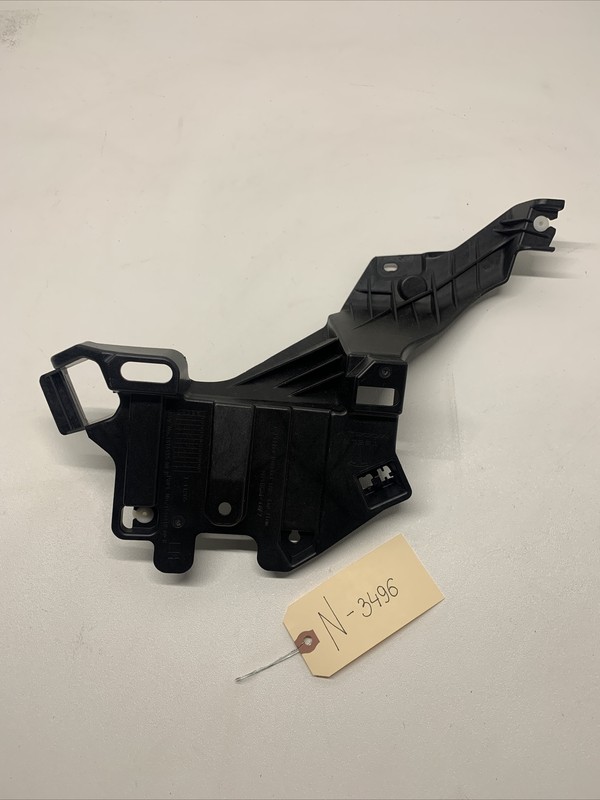 2020 TESLA Y C Pillar Left Side Bracket 1514419-00-B3496B54