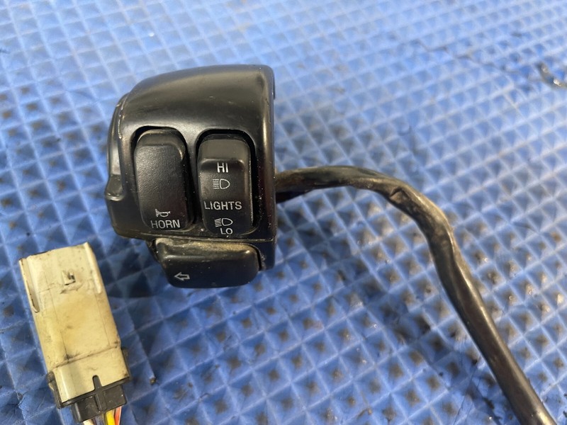 Left Headlight Bar Switch 2003 Harley Sportster 883 Hugger XLH883 2893A