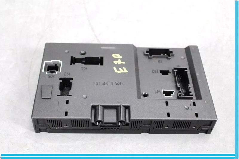 07-14 Mercedes W221 S550 CL550 CL63 Rear Trunk Relay SAM Module 2215403862 OEM