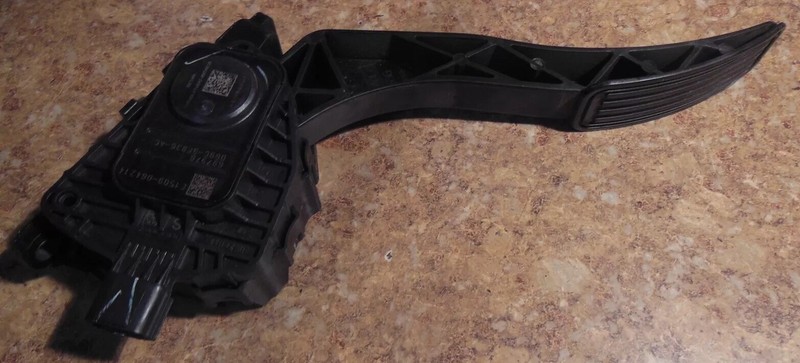 2013 2014 2015 Ford Fusion Interior Fuel Gas Foot Pedal Accelerator OEM Lever 16