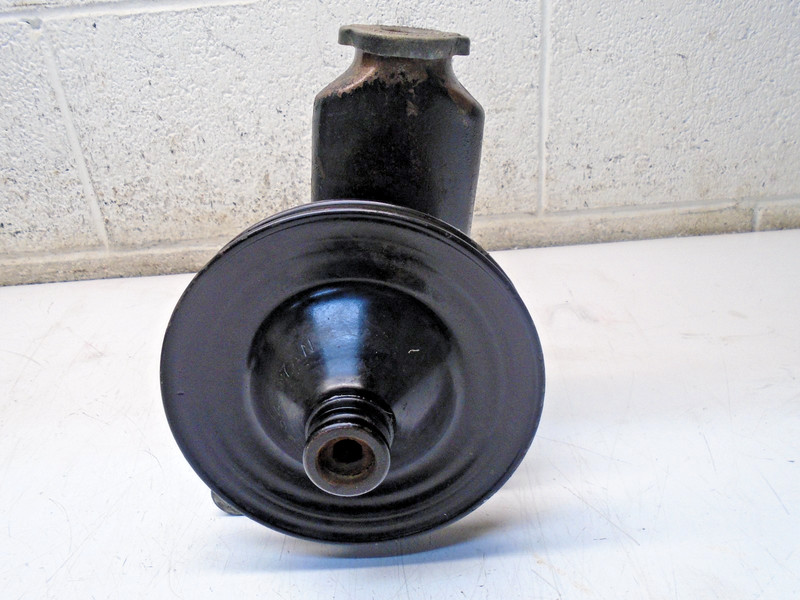 L5 1978 Mercruiser Power Steering Pump & Pulley 7.4L 330 16792A3 354367AN