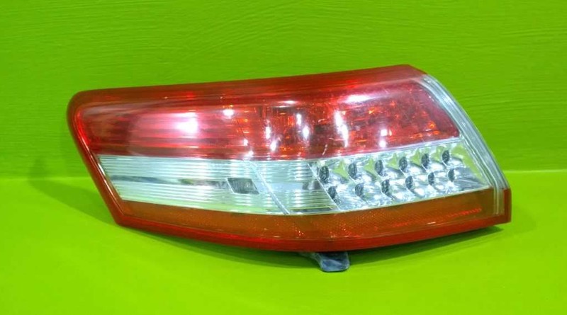 10 11 CAMRY DRIVER LEFT QUARTER TAILLIGHT LAMP OEM 3669-24