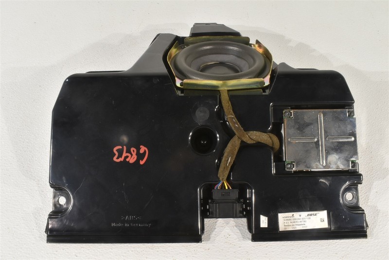 05-08 Maserati Quattroporte M139 Front Subwoofer Speaker 67071100 OEM AA6843
