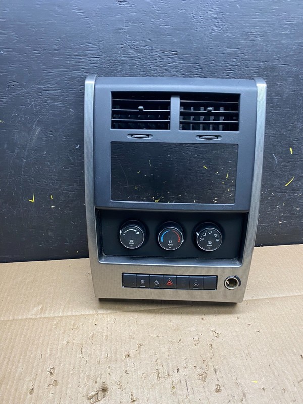 2008 to 2012 Jeep Liberty Dash Climate Temperature Control Radio Bezel V1536 DG