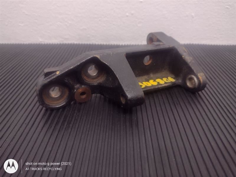 03-07 Infiniti G35 3.5L P/S Power Steering Pump Mounting Bracket OEM 11940-8P30A