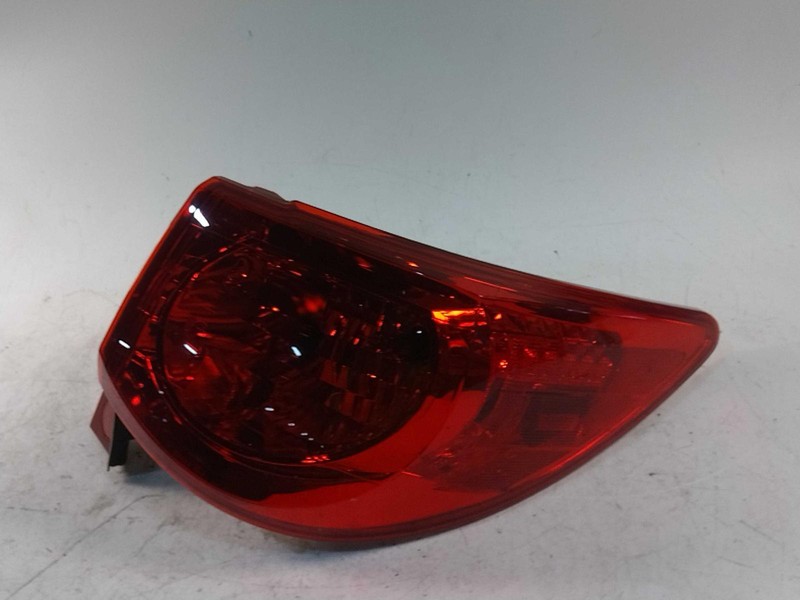 2011 Chevrolet Traverse Right Tail Light Assembly Silver 437482 Used 150K