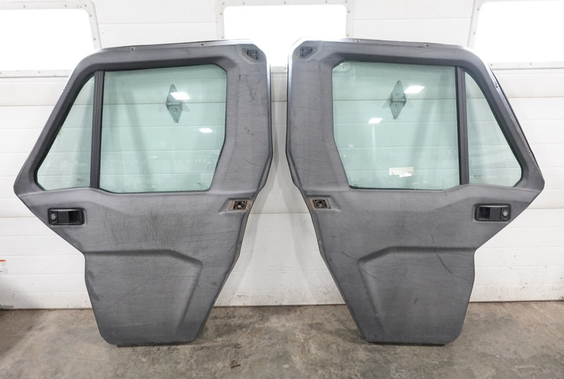 GOOD 2017 Can-Am Defender HD10 XT OEM Left & Right Doors w/ Roll Up Windows