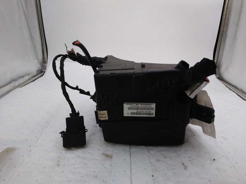 2016 Hyundai Santa Fe Fuse Box OEM 912014Z441 Black 128K Mileage