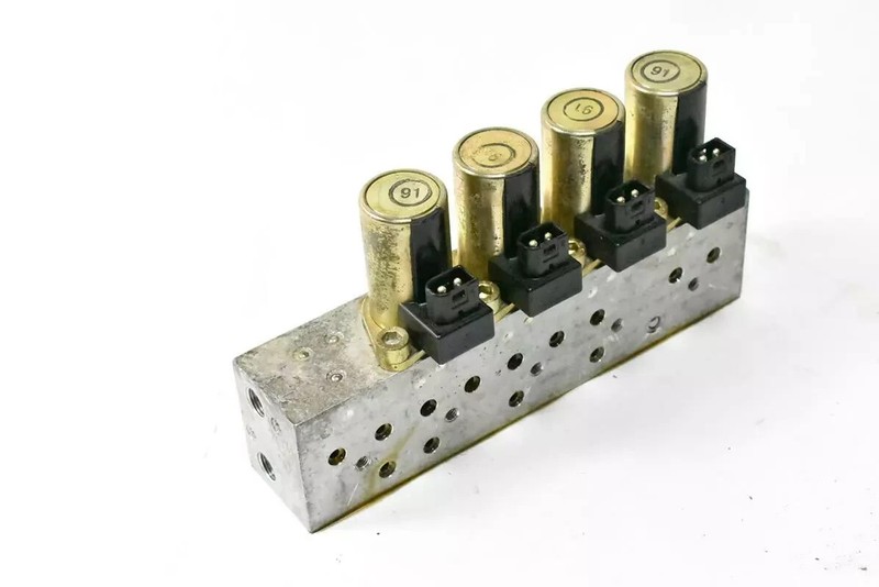90-02 Mercedes R129 500SL SL500 Right Top Hydraulic Valve Block Solenoid OEM