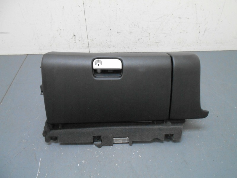 2011 09 10 11 12 Porsche Cayman Glove Box #1350 F6