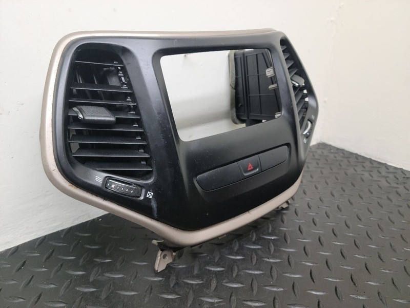 14-18 Jeep Cherokee Center Dash Bezel W/ 5'' Display Screen OEM 6MC921S5AB