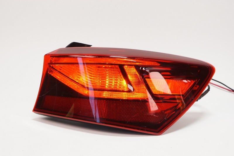 KIA FORTE Right RH Tail Lamp Tail Light Backup Lamp OEM 2019 - 2023