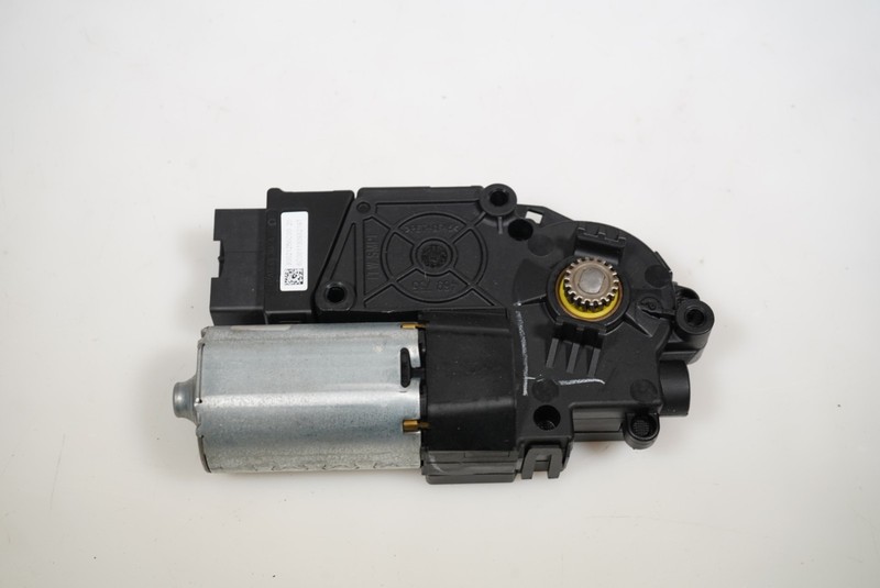 2013 - 2020 Ford Fusion MKZ Sunroof Motor Moon roof motor OEM DS73-15B689-1