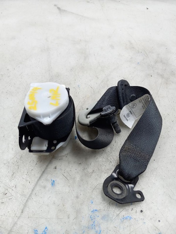 18 TOYOTA PRIUS C REAR DRIVER LEFT SEAT BELT GRY-FD22