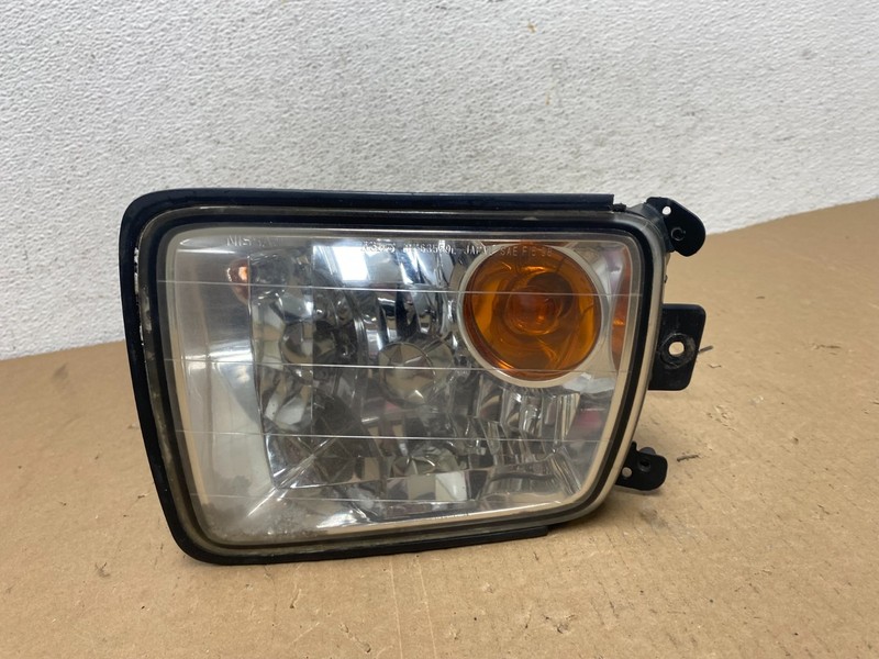 2004-2010 Infiniti QX56 Left Driver LH Side Fog Light OEM AD7952 DW