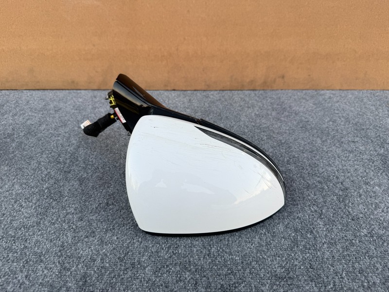GENESIS GV70 2022-2026 OEM RIGHT PASSENGER DOOR MIRROR W/ CAMERA WHITE (UYH)