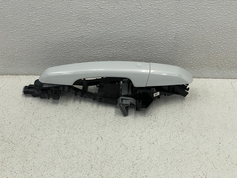 17 18 19 20 Jaguar F-Pace Front Right Pass Exterior Door Handle White 1559 OEM