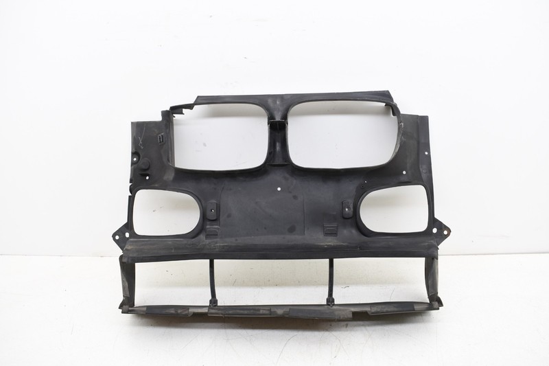 2002 BMW E39 530i Front Radiator Fan Shroud Plastic Frame Air Duct OEM KW63