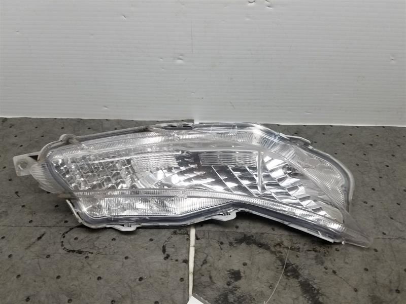 Passenger Corner/Park Light Park Lamp-turn Signal Fits 15-17 CAMRY 805665