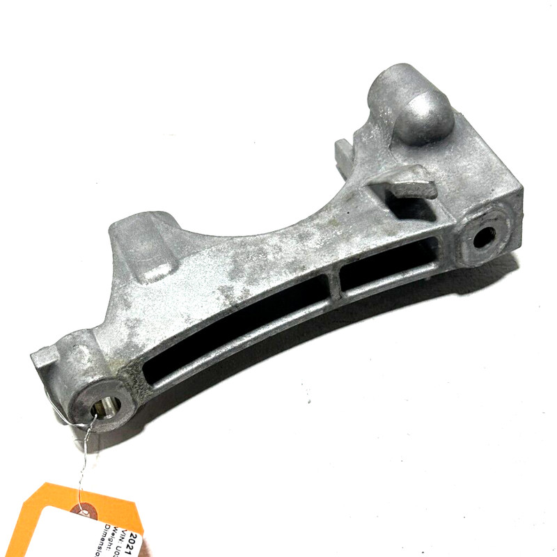 2018-2023 TOYOTA CAMRY 2.5L XSE ENGINE RIGHT MOUNT SPACER SUPPORT BRACKET OEM