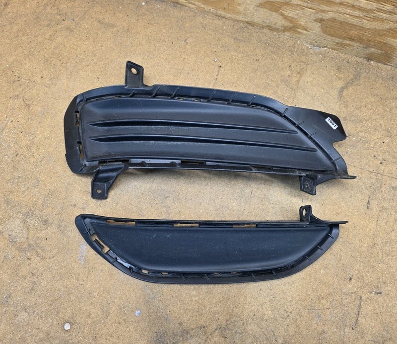 2019 2020 2021 Hyundai Tucson Front Bumper Foglight Trim Right 86526D3500 OEM