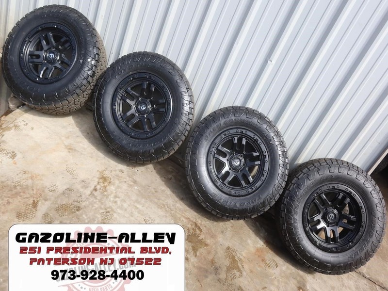 Fuel Off-RoadAmmo 18x9 Wheels Set of 4 w/ Tires Toyo Open Country A/T