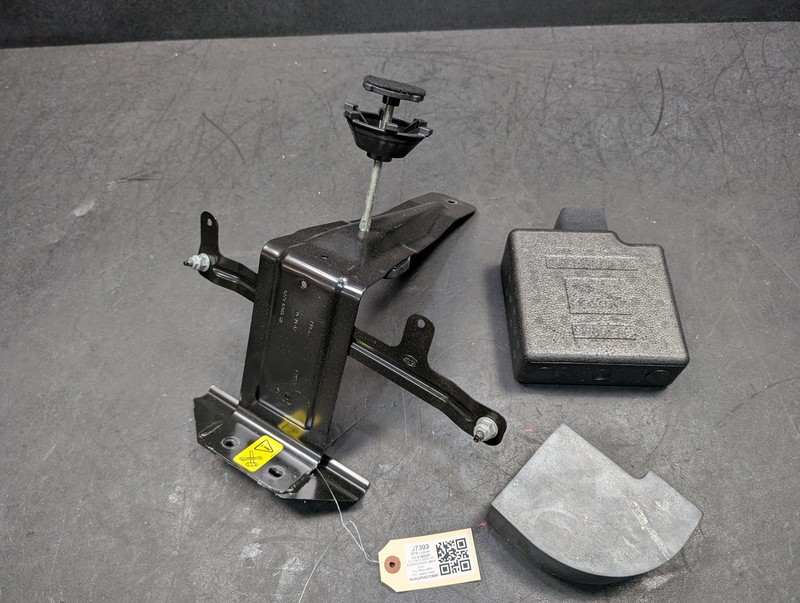 Spare Tire Mount Bracket w/ Insulators Set 2018 Jaguar XE S GX73-47066-AH 2019