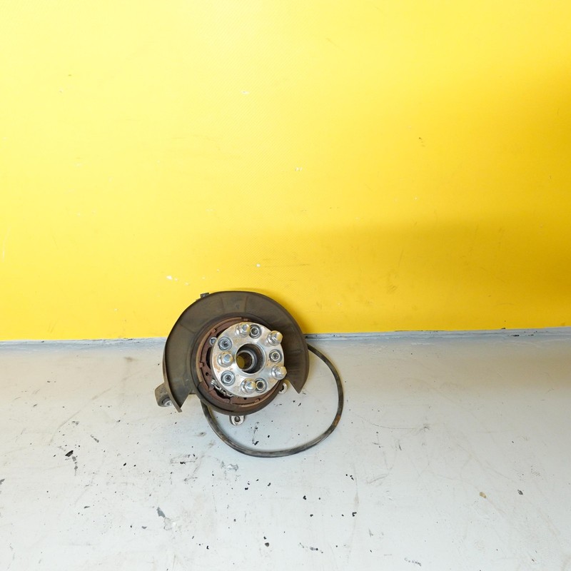 2014-2024 INFINITI Q50 REAR RIGHT PASSENGER SIDE SPINDLE KNUCKLE & HUB OEM