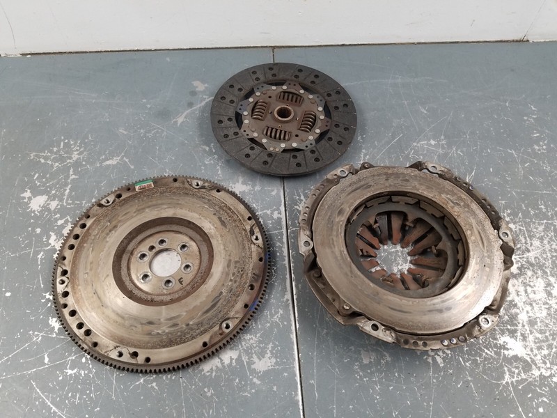 2004 Chevy Corvette C5 Z06 OEM Clutch / Flywheel #5178 G6