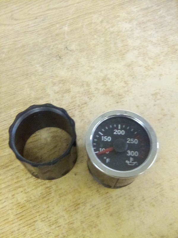 International LT 3768422C2 Engine Oil Temperature Gauge
