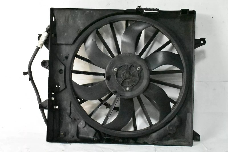04-09 Jaguar XJ8 VDP X350 Engine Radiator Cooling Fan Assembly 2W938C607BE OEM
