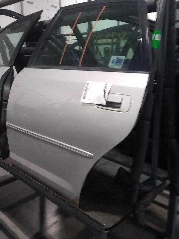 Toyota Avalon 2003 Left Rear Door SILVER 537054 0105