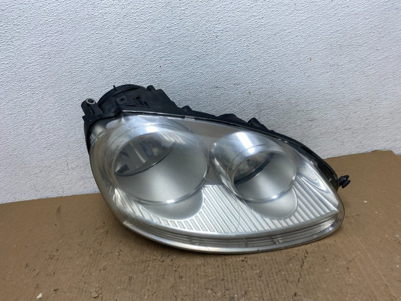 2005 - 2010 Volkswagen Jetta Right Passenger RH Side Headlight Halogen AD8771 DW