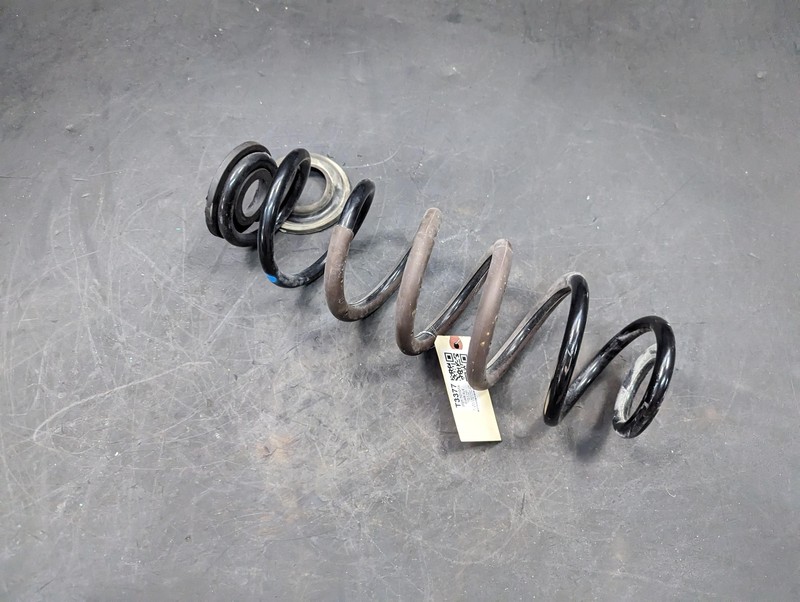 Rear Right Coil Spring 2021 Toyota C-HR 48231-F4041 2018 2019 2020 2022
